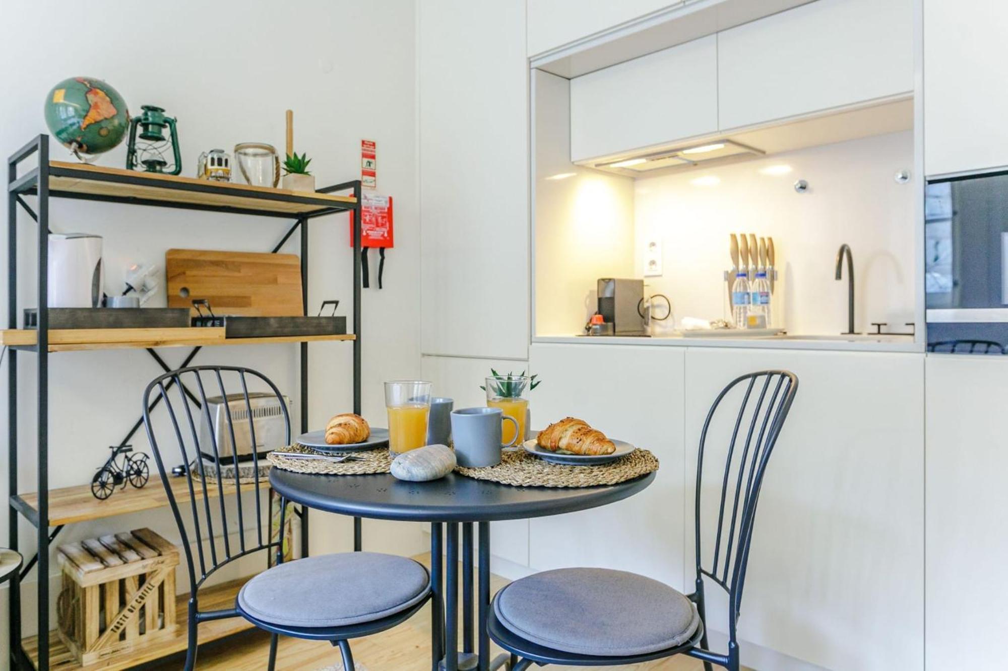 Door 65 - Historical Center Apartments 포르투 외부 사진